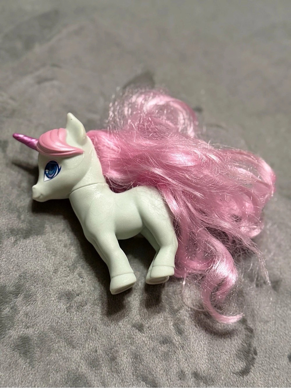 ZURU Sparkle Girlz Unicorn Pink Hair Mint Body Purple Horn Figure
